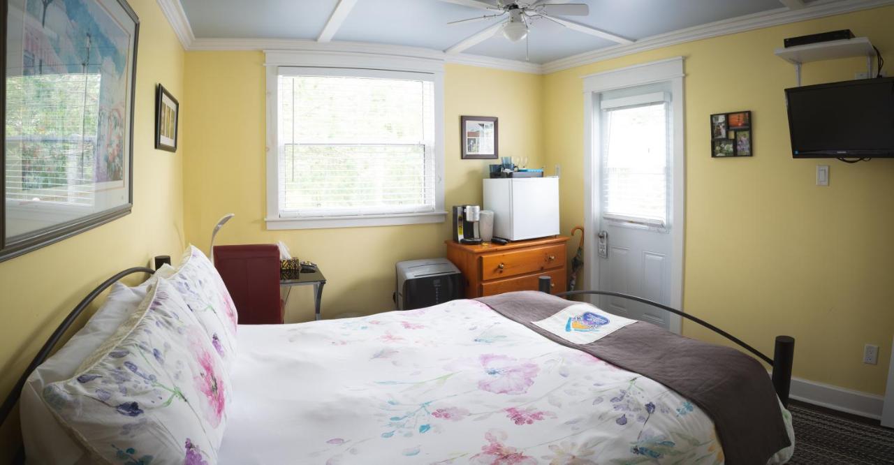 Abbie'S Garden Bed & Breakfast Grand Bank Екстер'єр фото