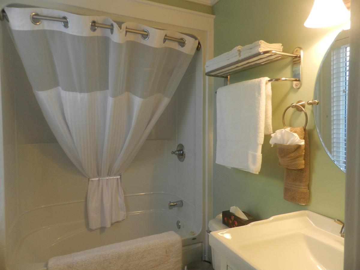 Abbie'S Garden Bed & Breakfast Grand Bank Екстер'єр фото